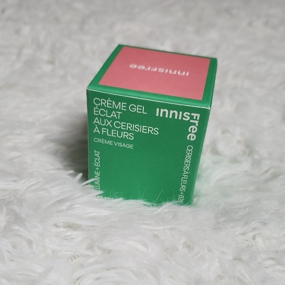 NEW and Sealed- Innisfree Cherry Blossom Glow Jelly Cream